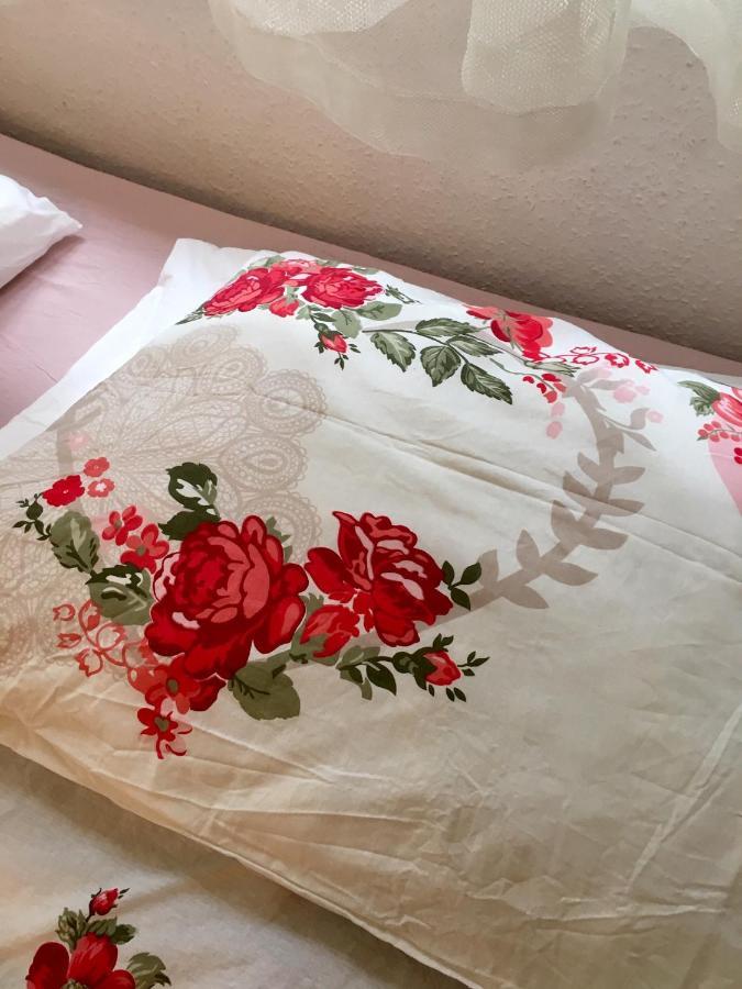 Romantic Two Bedroom Apartments In The Hills Of Budapest With Private Parking Экстерьер фото