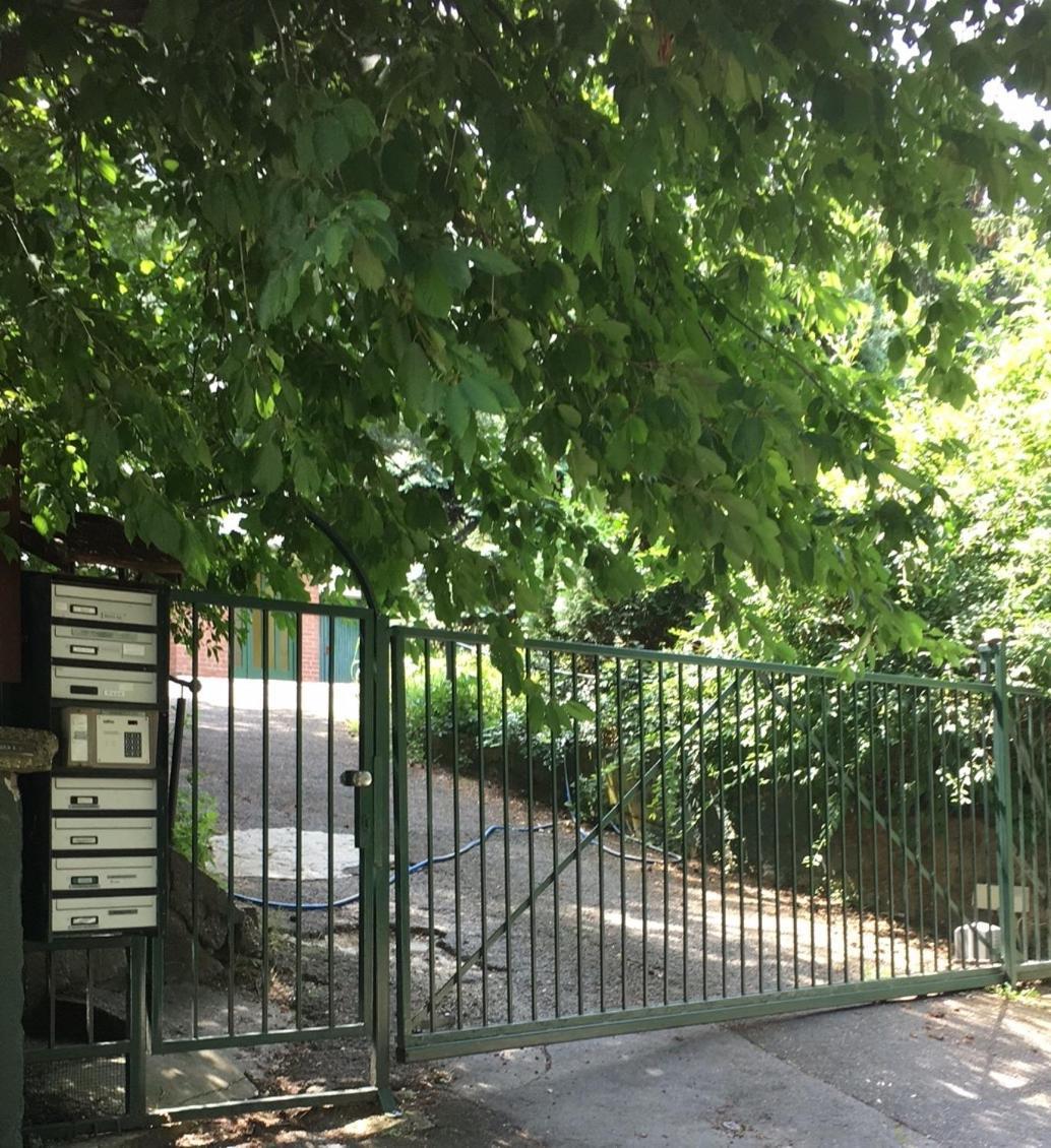 Romantic Two Bedroom Apartments In The Hills Of Budapest With Private Parking Экстерьер фото
